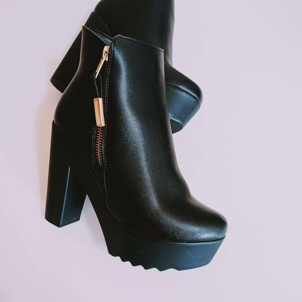 ANDREA FENZI Black Platform Ankle Boots with Gold Zipper Accent